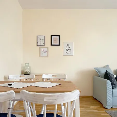 Lovely With Balcony In Old Town By Flat Mаnаger Appartement *