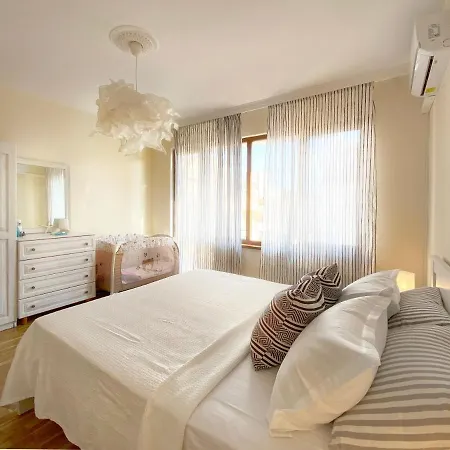 Lovely With Balcony In Old Town By Flat Mаnаger * Pomorie