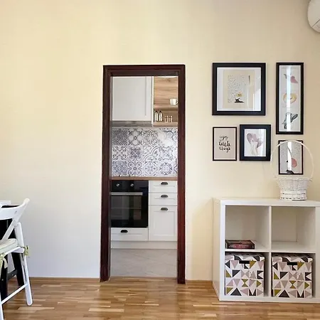 Apartment Lovely With Balcony In Old Town By Flat Mаnаger Pomorie