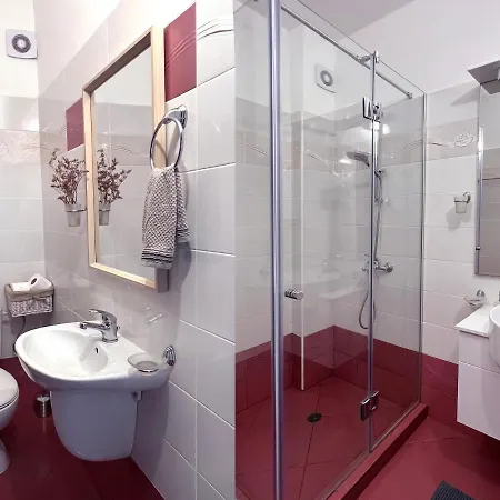 Lovely With Balcony In Old Town By Flat Mаnаger Апартаменты *